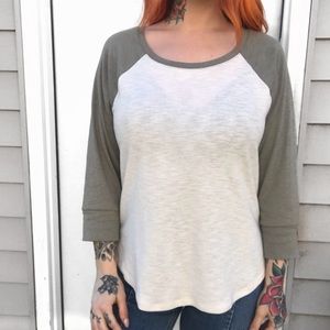 Olive green/cream baseball tee